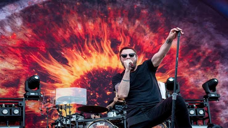 Breaking Benjamin live performance